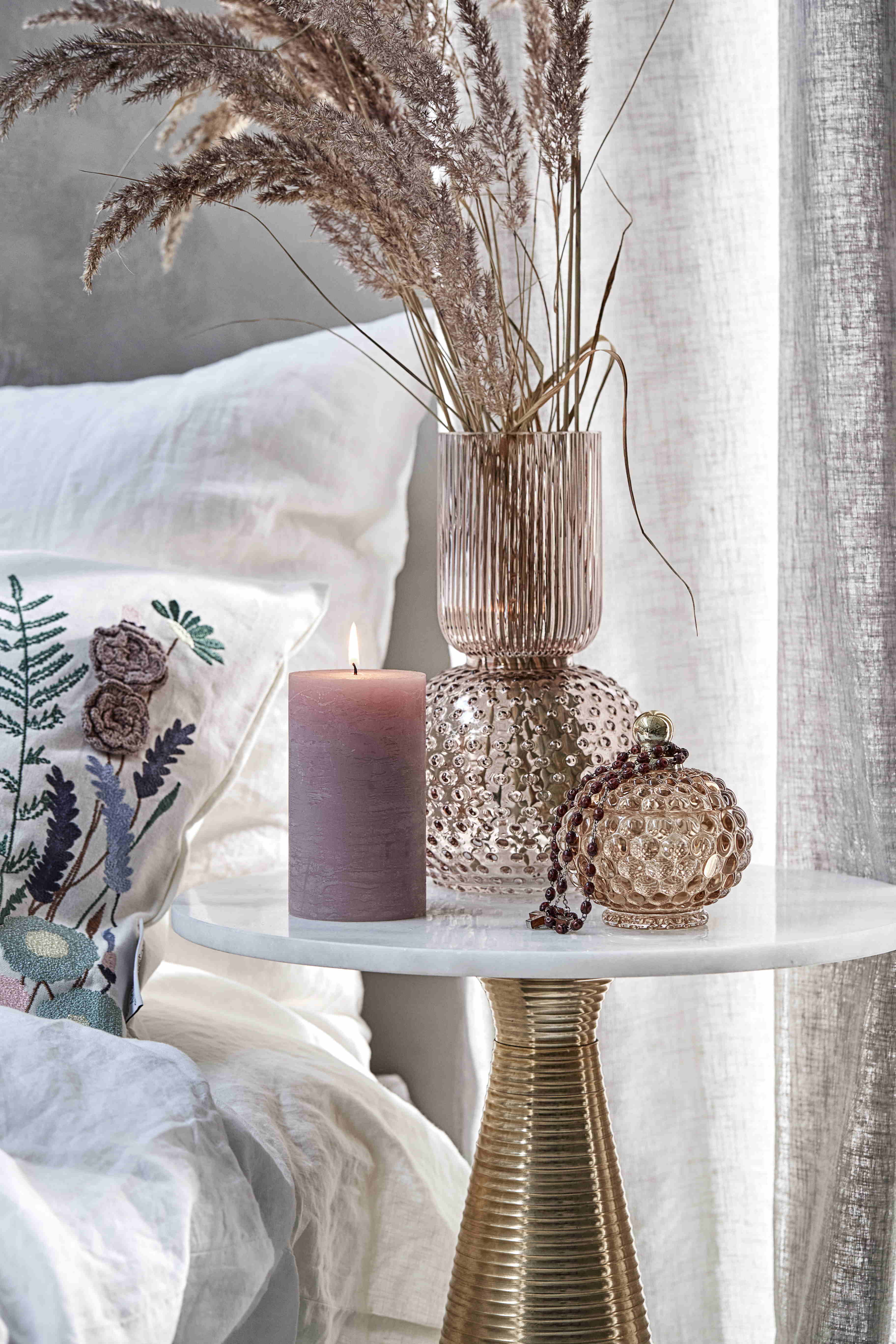 STOLICZEK_MARMUROWY_ZLOTY__SZKLANY_WAZON_SZKLANY_POJEMNIK_OZDOBNY_ELEGANCKIE_DODATKI_DO_SYPIALNI_LENE_BJERRE_POLSKA_OUTLET_SKLEP_DESIGNBYWOMEN
